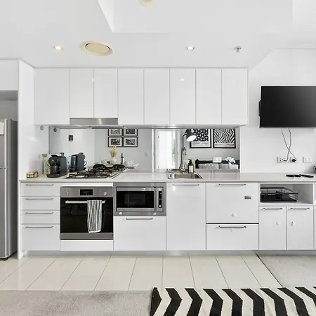 Apartment Portside Luxe Retreat 2br Free Parking & Pool *