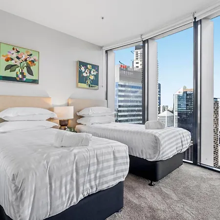 Luxury Sky-high Cbd With Pool, Gym, Parking Apartment *