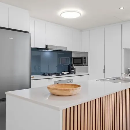 Escape 2bed-2bath-1car-pool-views - Cbd *