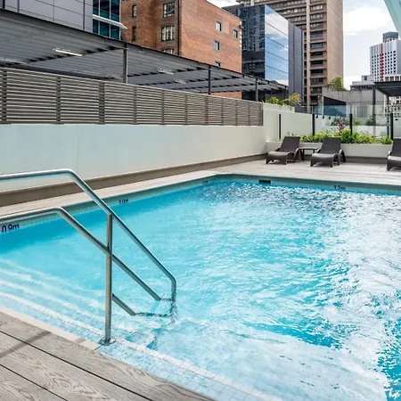 Modern 2br In Cbd | Pool | Gym | Parking Brisbane