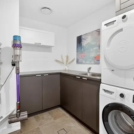 31f Premium 3br Skyline River Views One Apartment *
