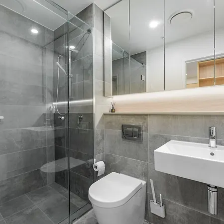 The Park Life A West End 2 Bed Retreat