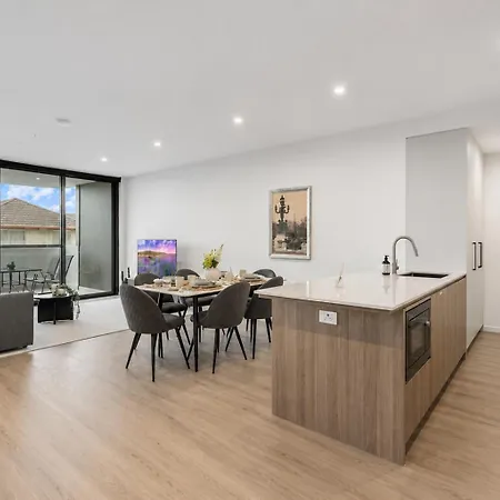Riverside Modern 2br East With Parking Apartment *