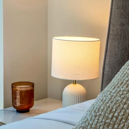 Queens Wharf Charm W/ Balcony Views - Lv 15 -