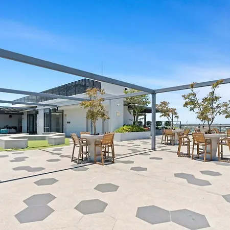 Apartment Luxury High-floor 1br Retreat With Balcony *