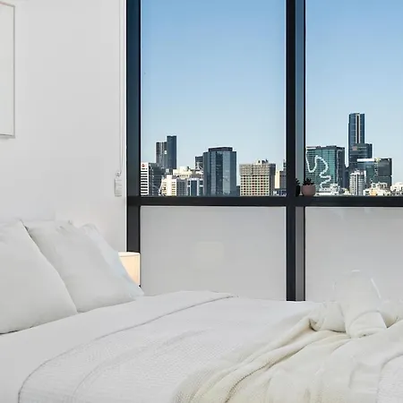 Penthouse Sleep 6 - Cbd Views - Pools - Games - Baby Brisbane