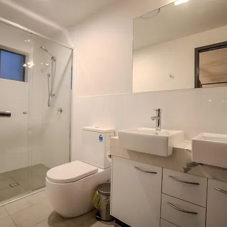 Apartment Sleeps 8 Near Uq 10 Mins Cbd Dual Living Brisbane
