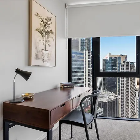 Luxury Sky-high Cbd With Pool, Gym, Parking Brisbane