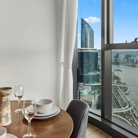 2b2b High Floor With Riverview & Parking Brisbane