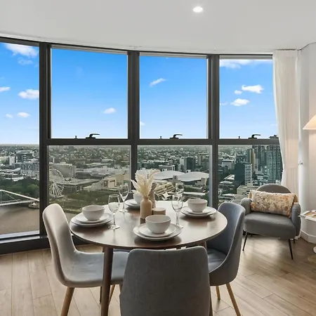 2b2b High Floor With Riverview & Parking Apartment *