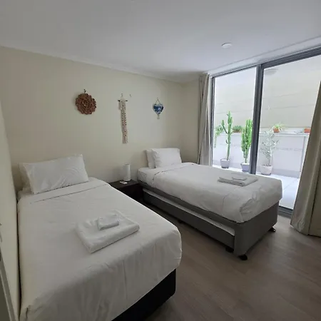 Spacious Comfortable Unit With Free Parking & Pool Apartment Brisbane