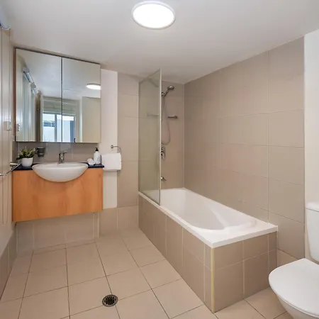 Huge Terrace With Free Parking In The Heart Of Fortitude Valley Apartment Brisbane