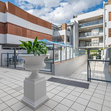 Huge Courtyard With Free Parking - Walk To Hsw, St And Valley Mall *