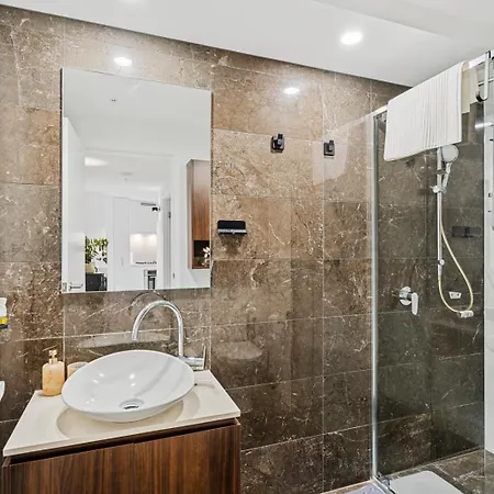 Skytower Level 53 Free Parking Sleeps 5 Cbd Apartment