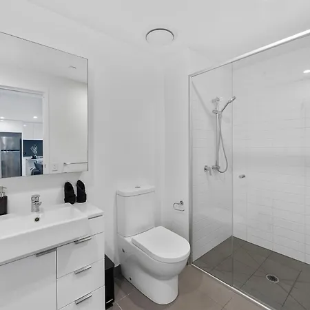 Penthouse Sleeps 8 - Cbd Views - Pools- Games - Baby Brisbane