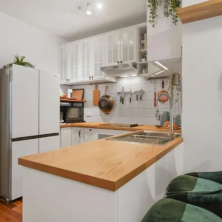 Peaceful 1-bed Near Brisbane's Heart *