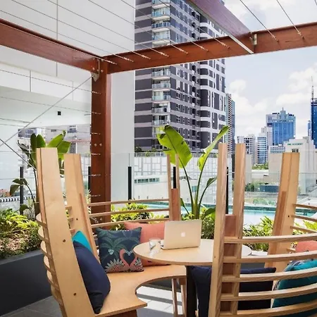 Cultural Charm - 2br In South Apartment