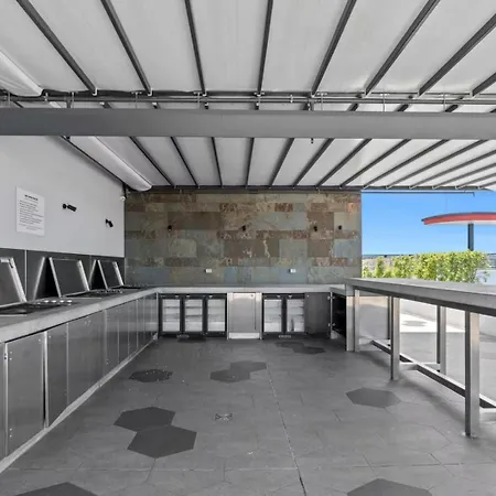 Luxury High-floor 1br Retreat With Balcony Apartment *