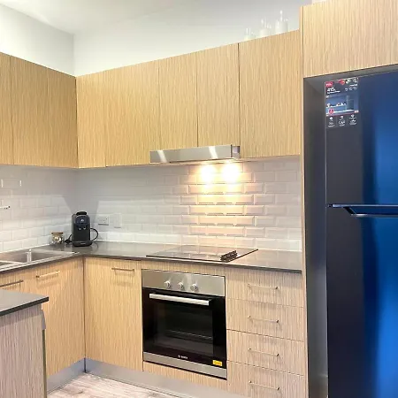 Cannon Hill 2br Retreat With Patio & Parking Brisbane