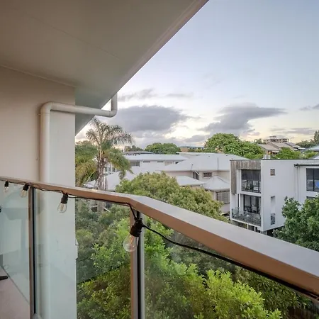 Sleeps 8 Near Uq 10 Mins Cbd Dual Living Apartment