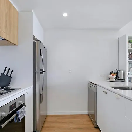Windward - Inner-city Skyline With Pool Access Apartment *