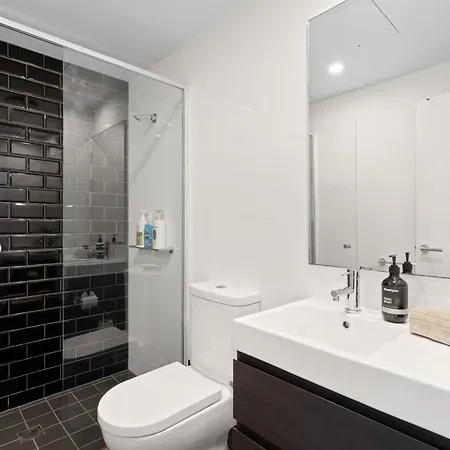 Fab! Skyline Cbd Views Over South Bank Apartment Brisbane