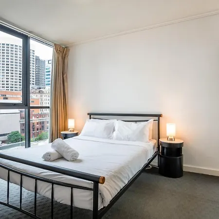 Modern 2br In Cbd | Pool | Gym | Parking Apartment Brisbane
