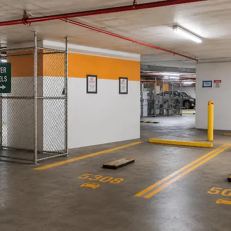 Skytower Level 53 Free Parking Sleeps 5 Cbd Apartment Brisbane