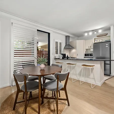 Resort-style 3br River And Hosp Parking And Pool Apartment Brisbane