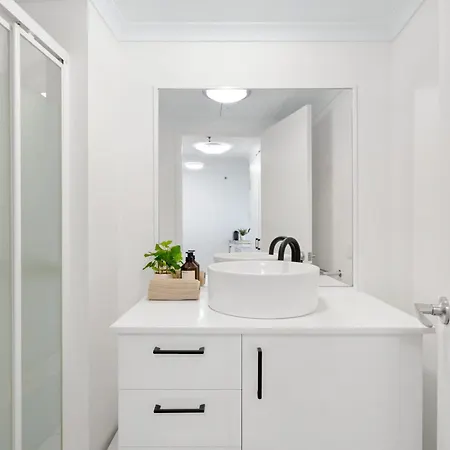 Oasis 2bed-1bath-1car-views *