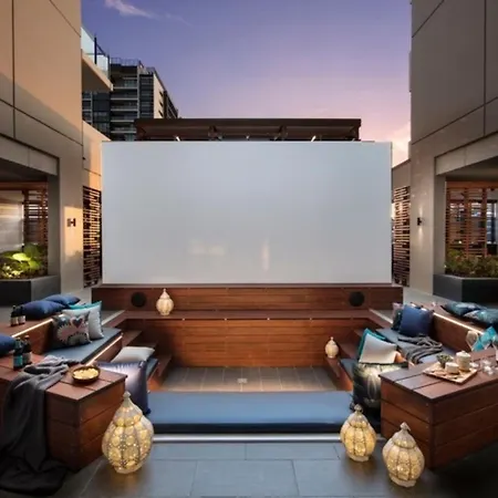 Cultural Charm - 2br In South Apartment Brisbane