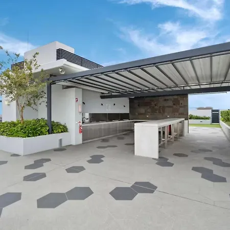 Luxury High-floor 1br Retreat With Balcony Brisbane