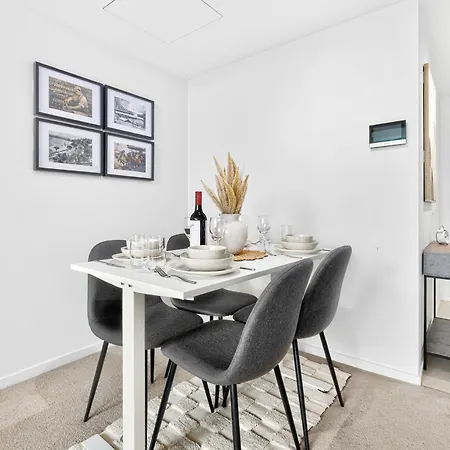 Apartment Portside Luxe Retreat 2br Free Parking & Pool *