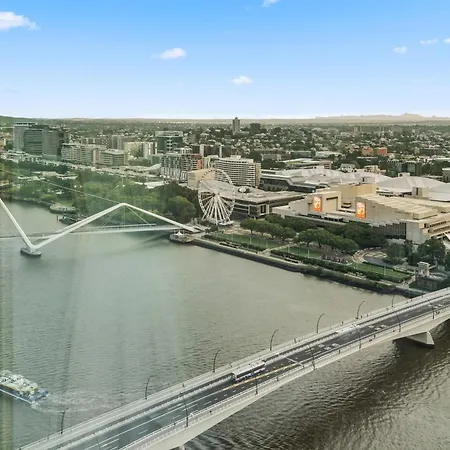 2b2b High Floor With Riverview & Parking Apartment *