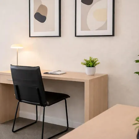 Oaks Festival Apartment *