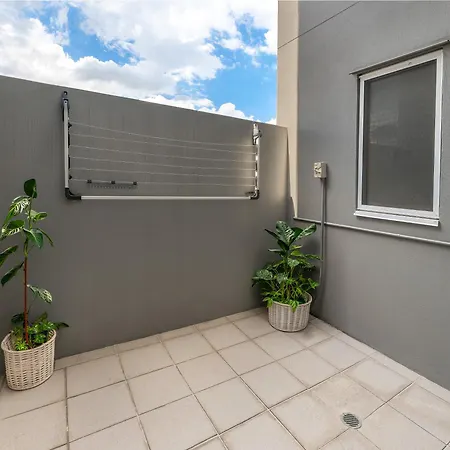 Huge Terrace With Free Parking In The Heart Of Fortitude Valley Apartment