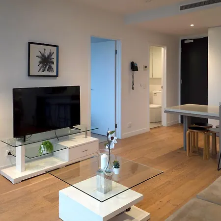 Alfred Street Retreat - 2Br With Parking A Pool & Gym