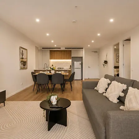 Riverside Modern 2br East With Parking * Brisbane