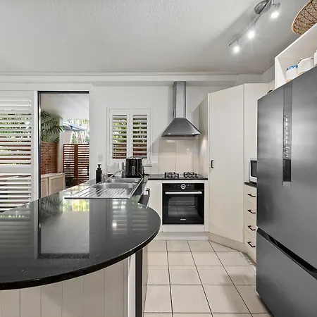 Resort-style 3br River And Hosp Parking And Pool Apartment Brisbane