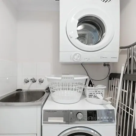 Oasis 2bed-1bath-1car-views Apartment Brisbane