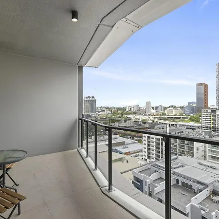 Big And Modern 3br Southbank Apartment *