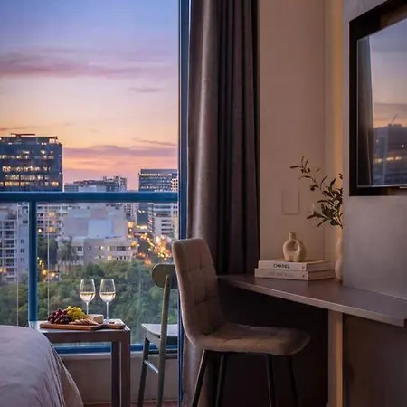 Modern Cbd W/ Balcony Views | Pool & Gym *