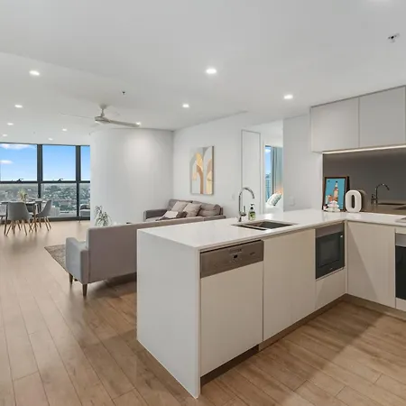 Apartment 2b2b High Floor With Riverview & Parking