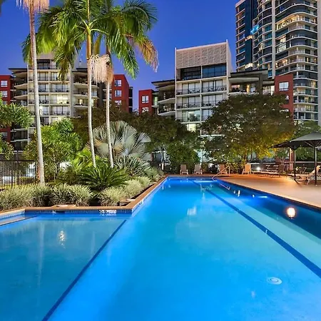 Hideaway - Pool Gym Bbq Tennis Court Apartment