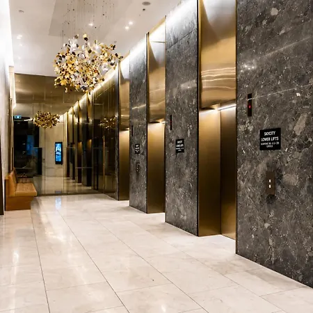 Skytower Level 53 Free Parking Sleeps 5 Cbd Brisbane