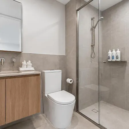 Riverside Modern 2br East With Parking Brisbane