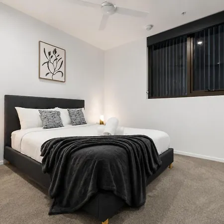 Riverside Modern 2br East With Parking * Brisbane