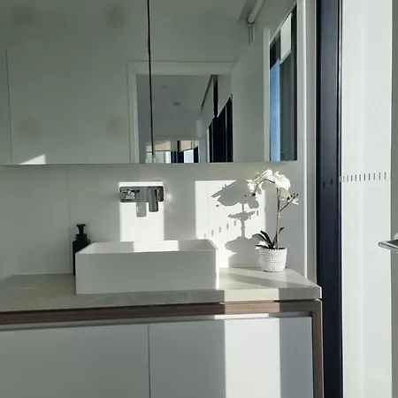 Skyline In Fortitude Valley Apartment