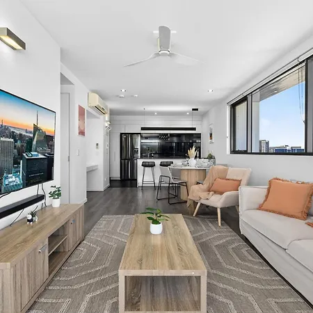 Luxury 2bed2bath With Pool, Parking, Gym And Views Apartment *