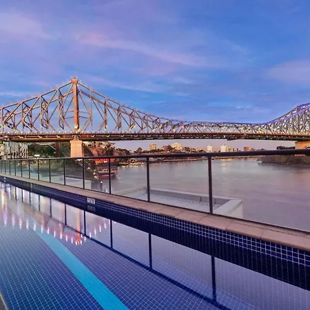 Oasis 2bed-1bath-1car-views Apartment *